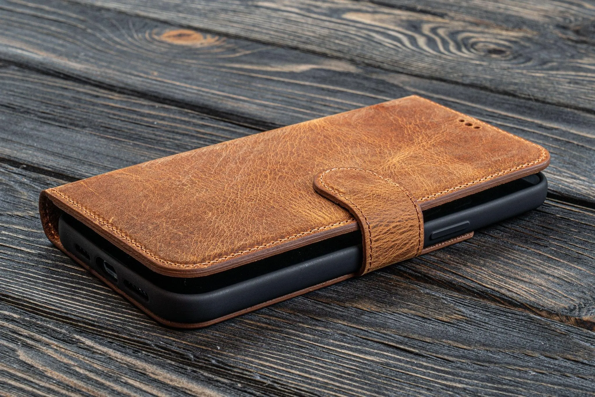 iPhone 13 (6.1") Leather Wallet Case