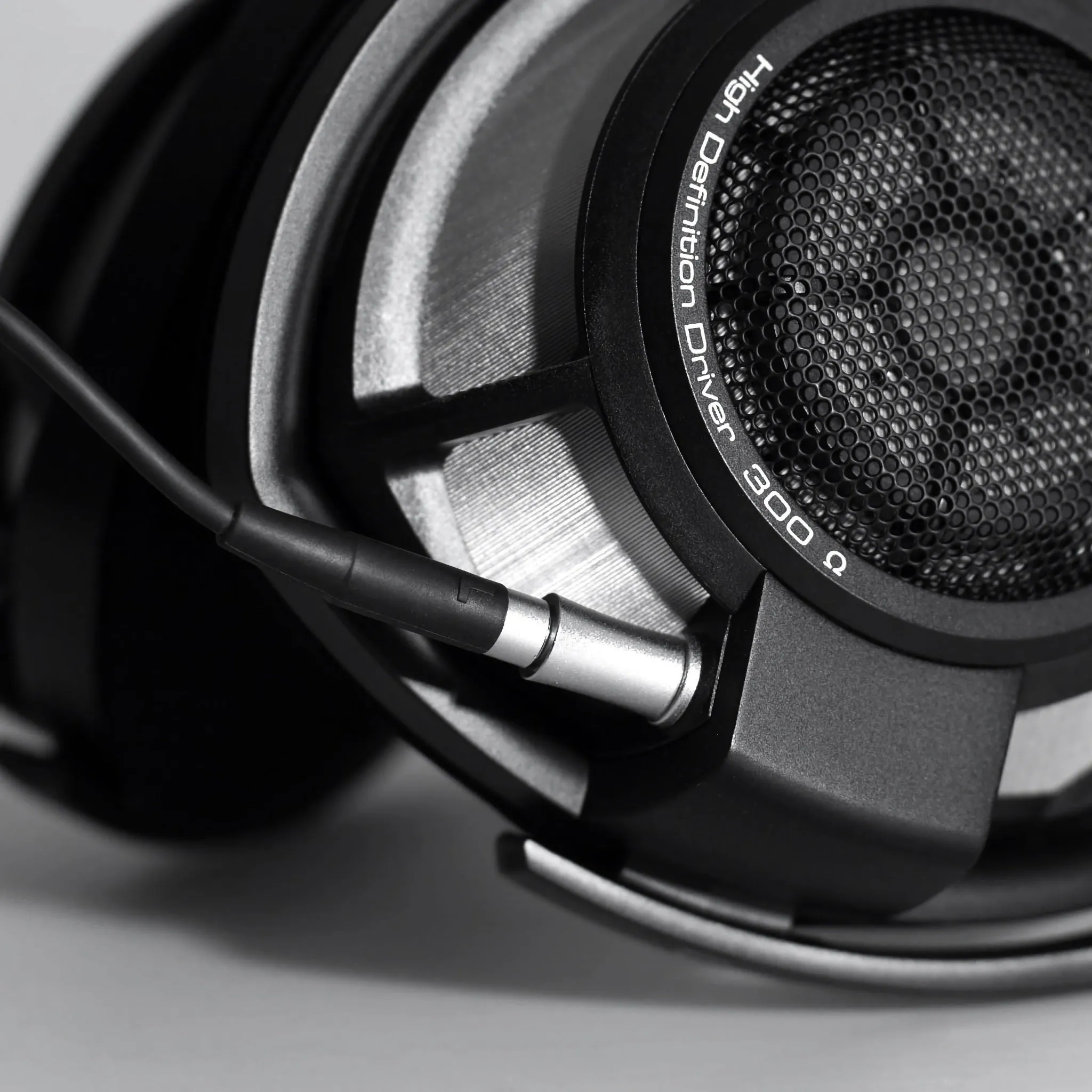 Sennheiser HD 800 S | Open-Back Dynamic Headphones